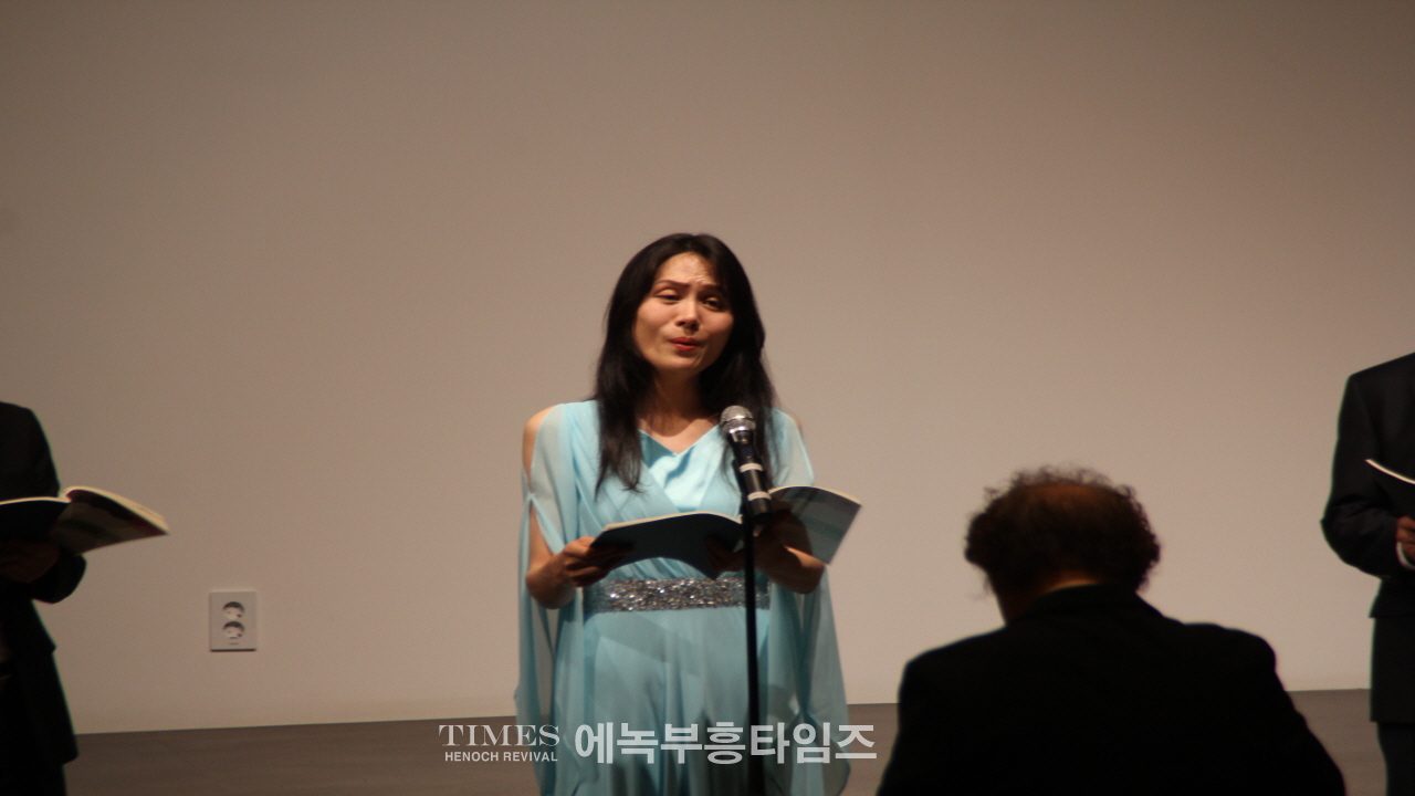 노래로 복음을 전하는 선교합창단 레위아카데미콰이어 초청음악예배 가져.