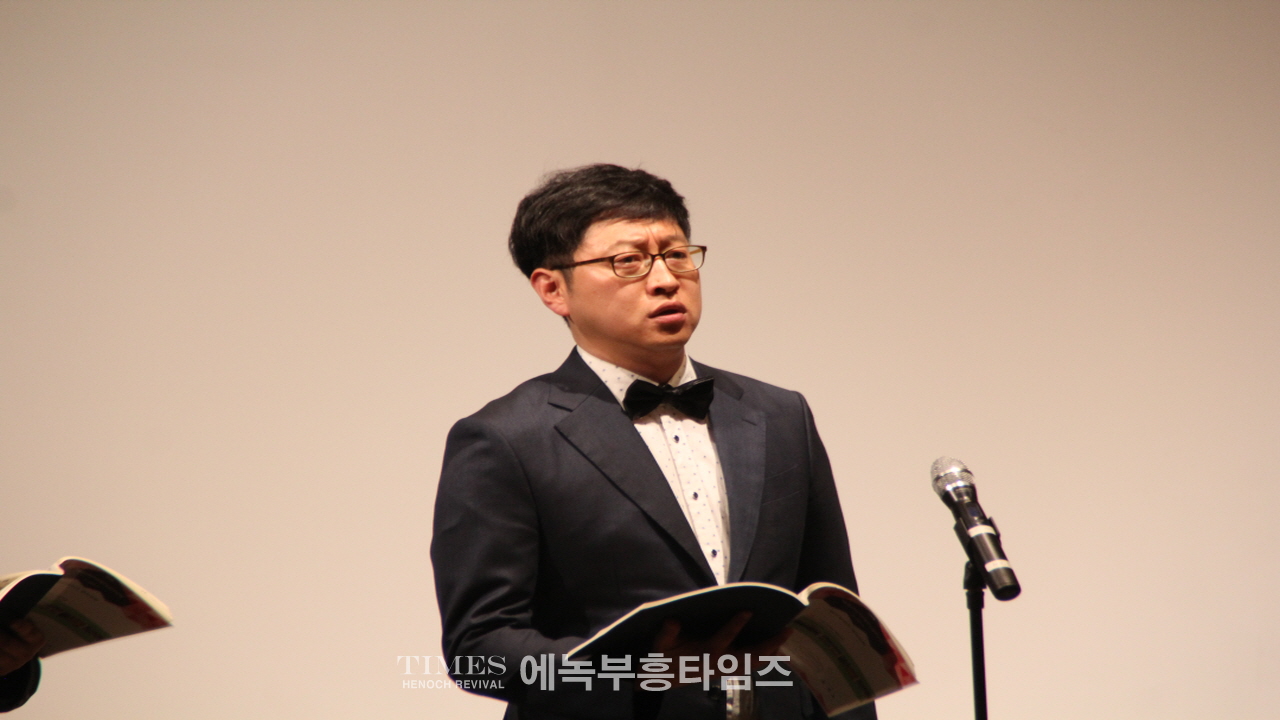 노래로 복음을 전하는 선교합창단 레위아카데미콰이어 초청음악예배 가져.