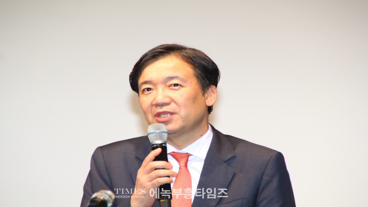 노래로 복음을 전하는 선교합창단 레위아카데미콰이어 초청음악예배 가져.