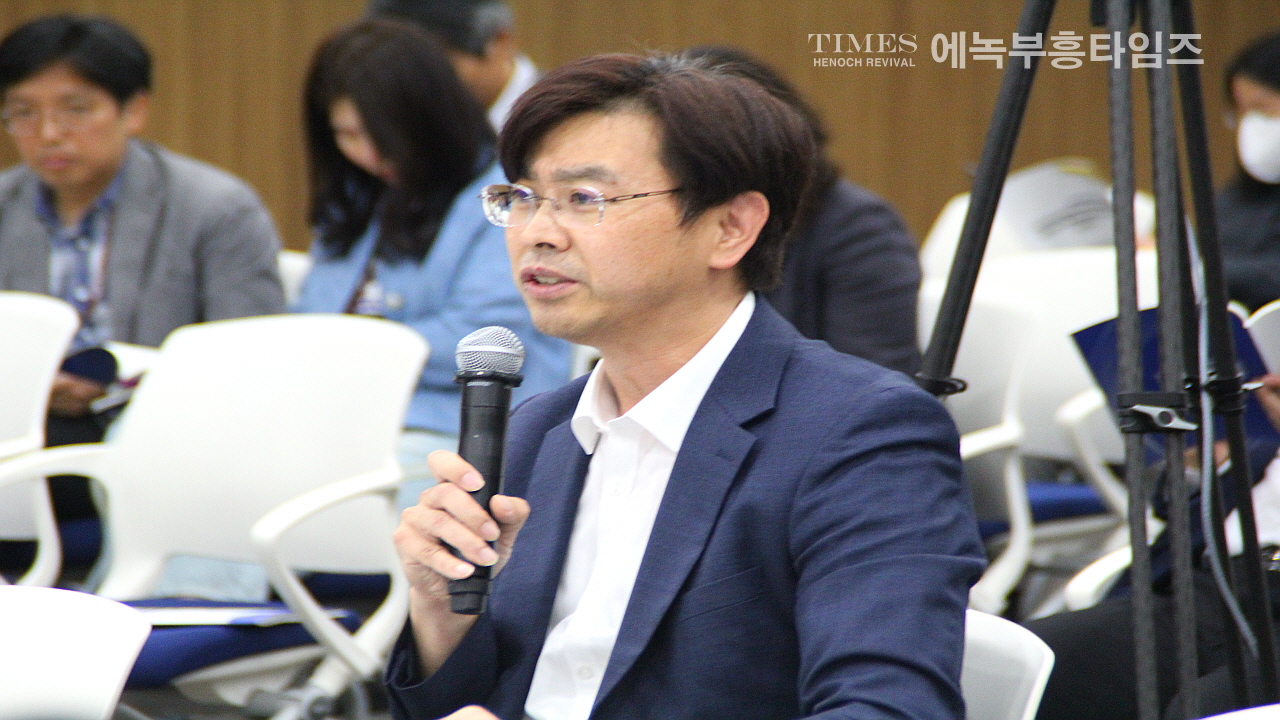수기총, 150만 학생, 4천여 학교, 10만여 교사를 책임질 ‘학생구성원의권리와책임에 대한 조례(안)’ 토론회 불공정함 강력히 항의해.