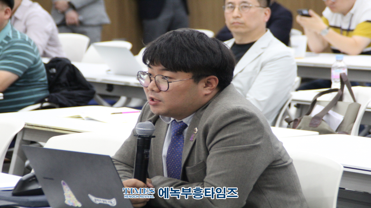 수기총, 150만 학생, 4천여 학교, 10만여 교사를 책임질 ‘학생구성원의권리와책임에 대한 조례(안)’ 토론회 불공정함 강력히 항의해.