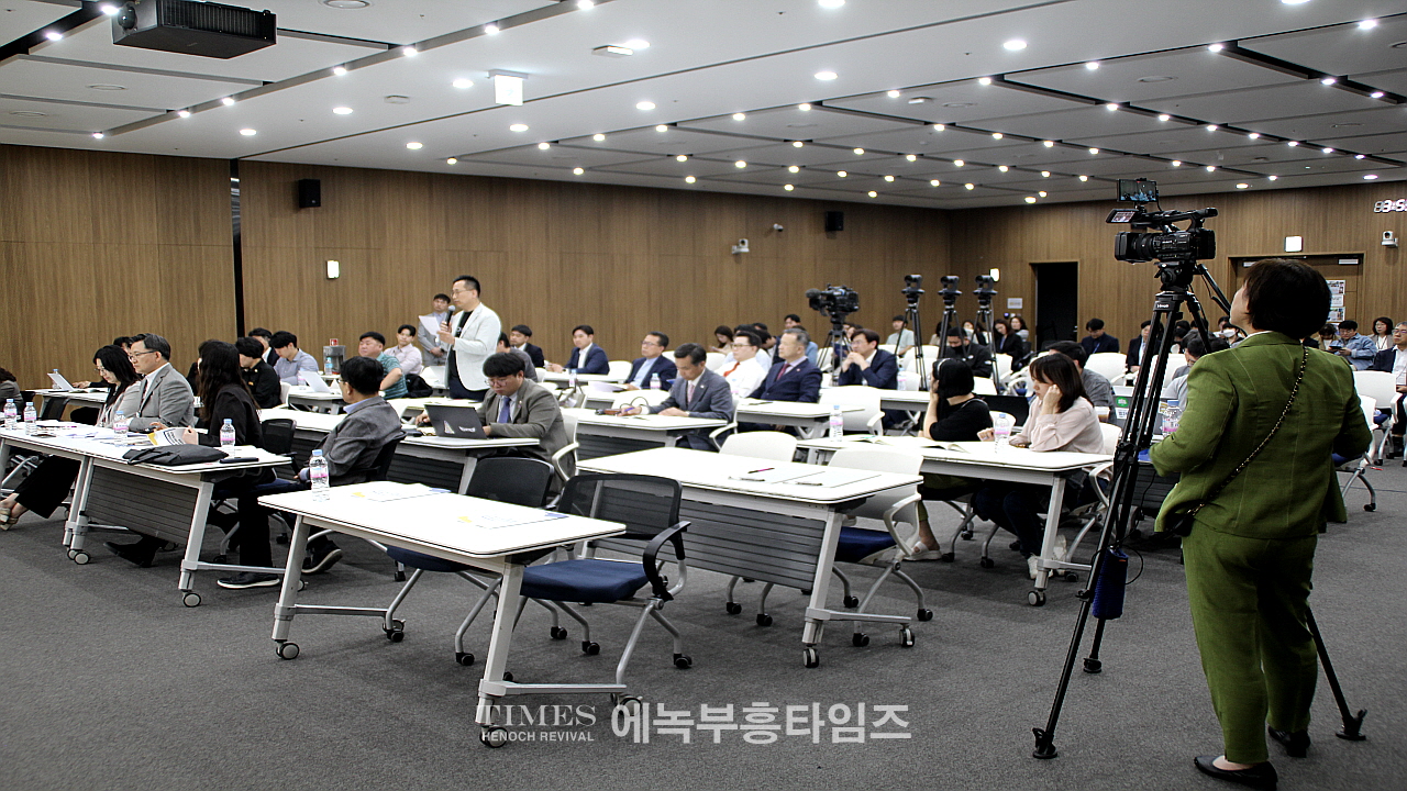 수기총, 150만 학생, 4천여 학교, 10만여 교사를 책임질 ‘학생구성원의권리와책임에 대한 조례(안)’ 토론회 불공정함 강력히 항의해.