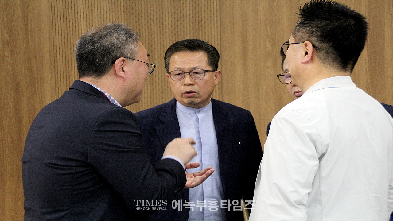 수기총, 150만 학생, 4천여 학교, 10만여 교사를 책임질 ‘학생구성원의권리와책임에 대한 조례(안)’ 토론회 불공정함 강력히 항의해.
