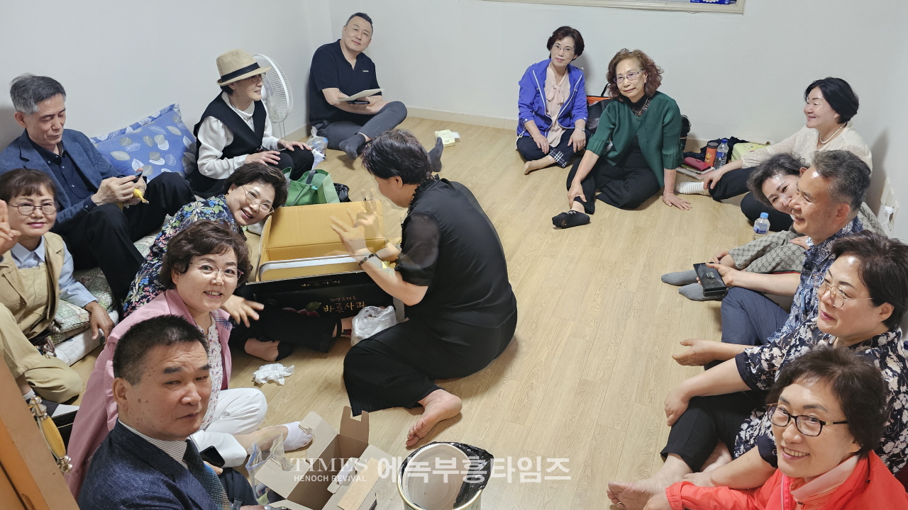 예장(합동동신) 2024년도 신•구임원 환영 감사예배가져.