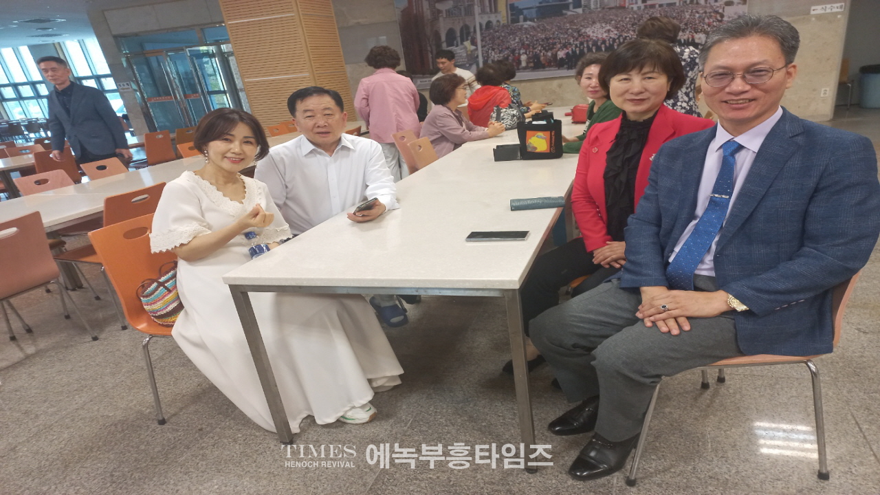 예장(합동동신) 2024년도 신•구임원 환영 감사예배가져.