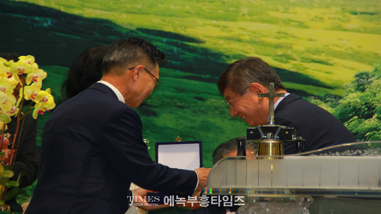 청농교회, 김갑식목사 원로목사 추대해