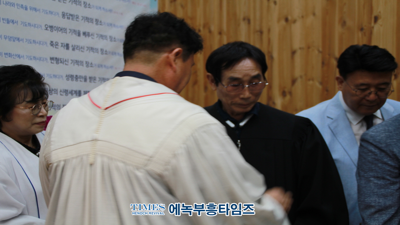 수원헤브론교회, 설립23주년 기념해 위임목사, 담임목사, 장로,권사 취임 감사예배로 영광돌려.