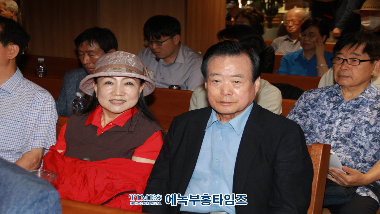 (사)이승만건국대통령기념사업회 인천지회, 이화장 견학과 한미우남포럼 참석해.