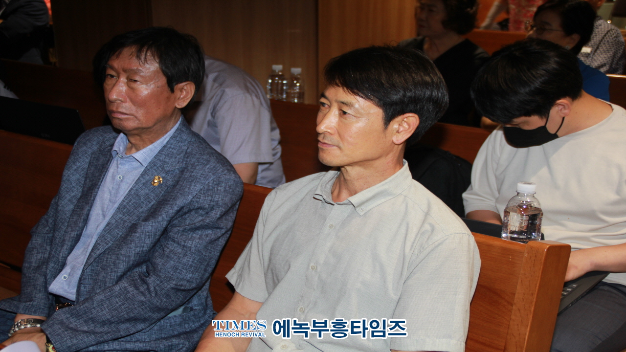 (사)이승만건국대통령기념사업회 인천지회, 이화장 견학과 한미우남포럼 참석해.