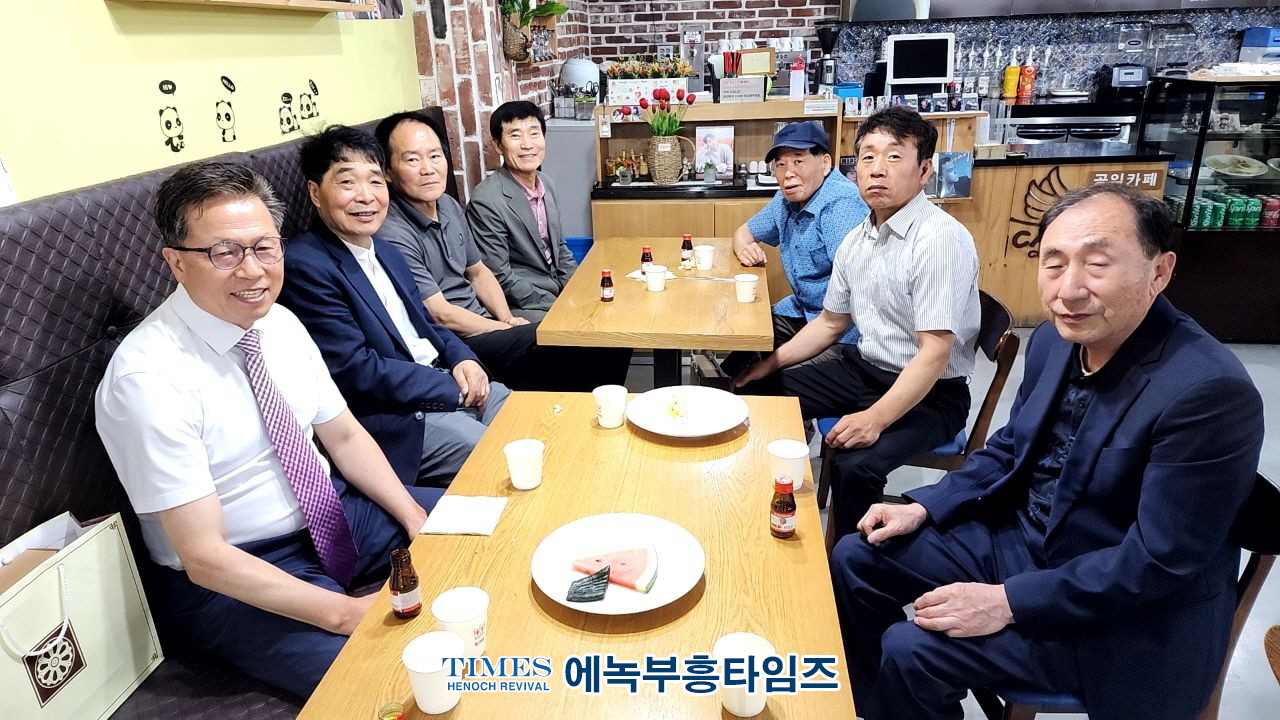 안양충신교회 설립42주년을 기념해 전도초청 주일로 지켜 전교인이 하나 돼