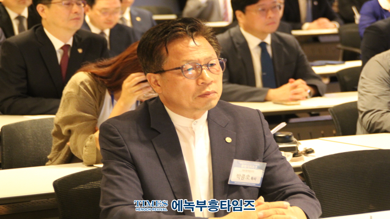 한국교회 2백만 연합예배 및 큰 기도회 조직위, 성경의 절대권위 믿고, 교회와 가정 지키길 원하는 사람들은 다 모이자