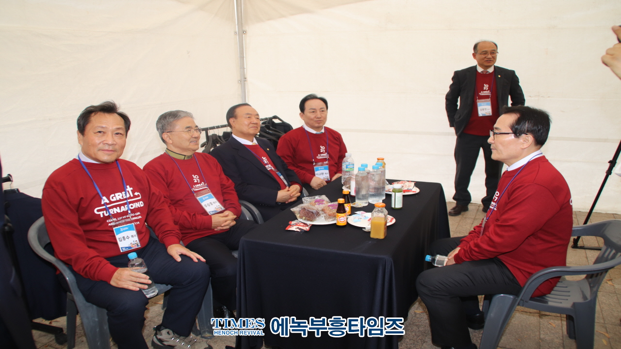 1027 온·오프라인 200만 한국교회연합예배 및 큰기도회, 건강한 가정, 거룩한나라 위해 힘쓸 것을 다짐해