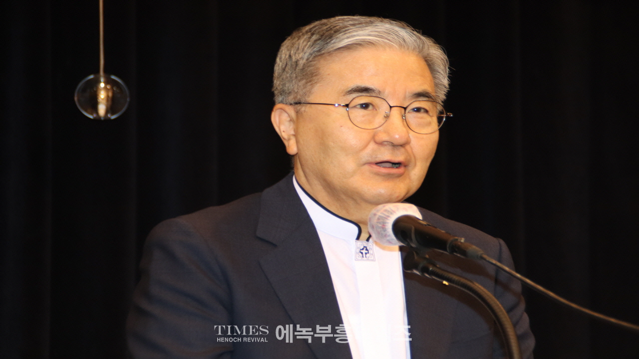 제60회 인천시민의날을 맞이하여 제43회 인천광역시 조찬기도회 가져.