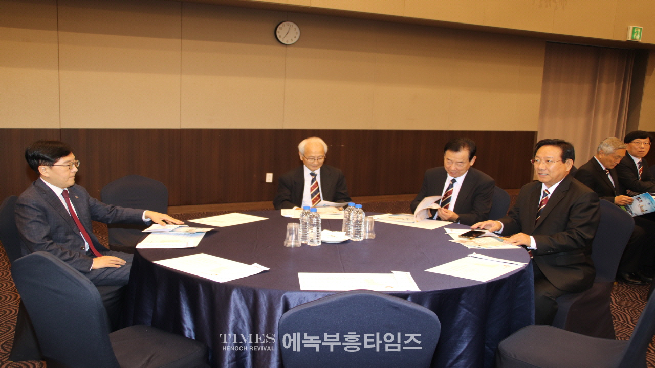 제60회 인천시민의날을 맞이하여 제43회 인천광역시 조찬기도회 가져.