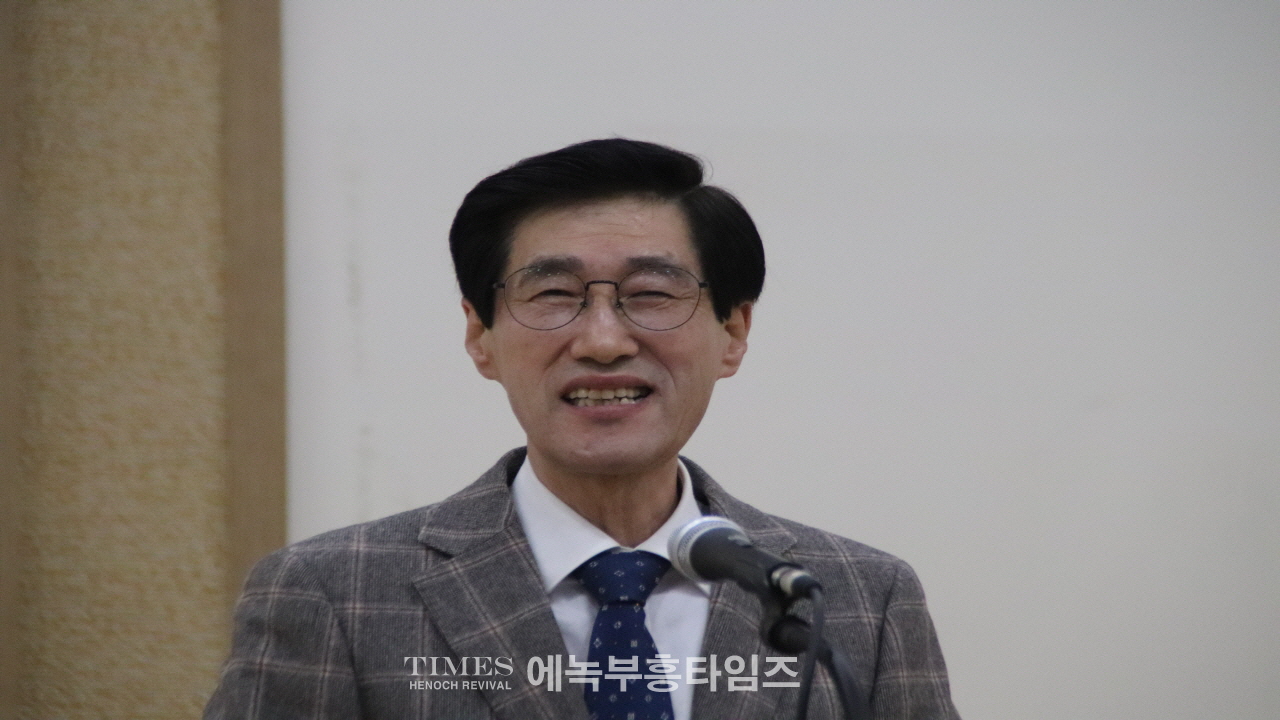안양만안경찰서 경목위원회, 추수감사절 예배로 영광돌려.