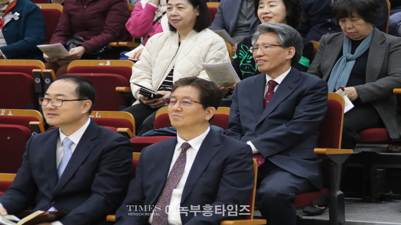 안양만안경찰서 경목위원회, 추수감사절 예배로 영광돌려.