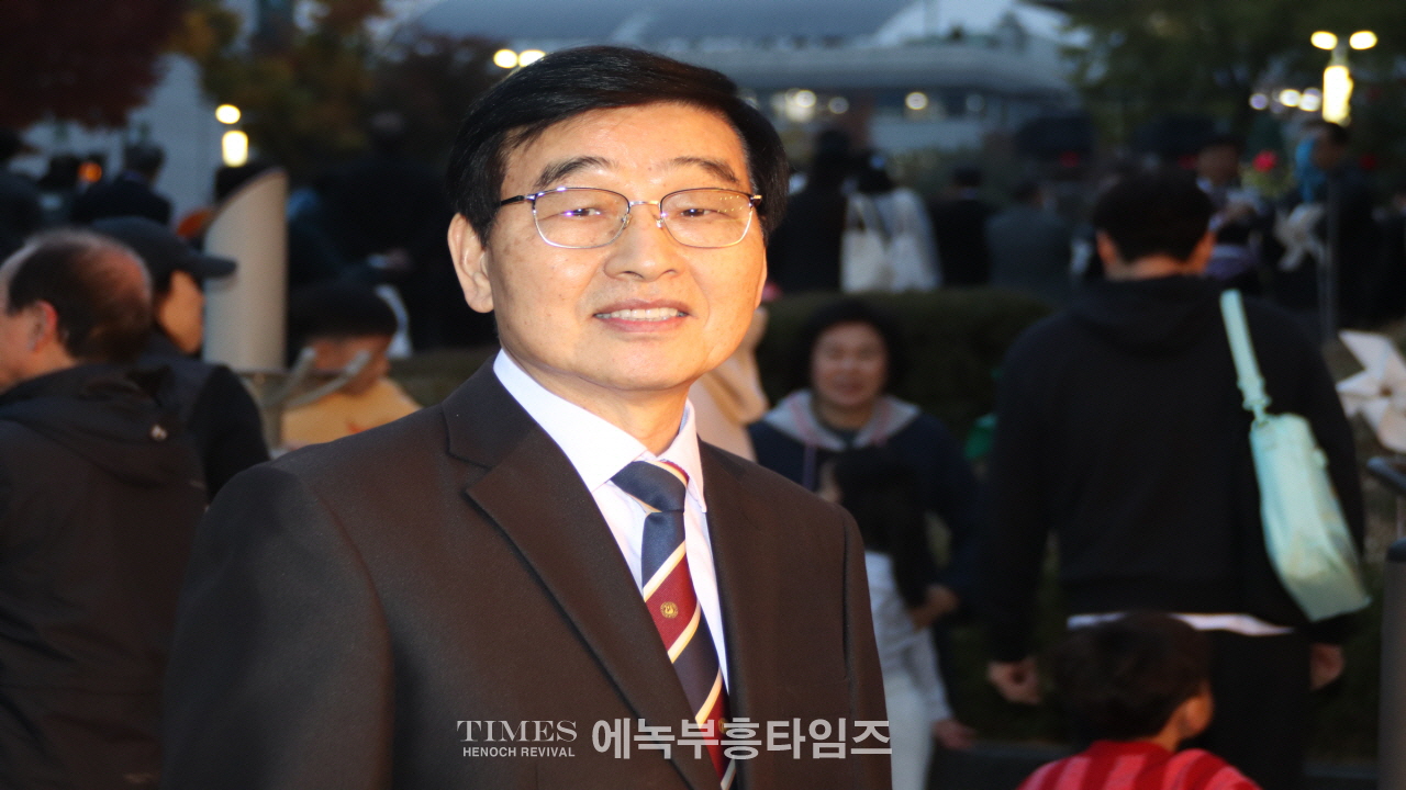 인기총, 2024성탄트리 점등식 및 시민문화축제 성황리에 개최
