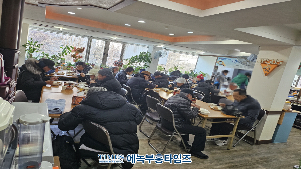 지역 사회의 온정, 유희종 목사 매주 목요일 동암역에서 펼쳐진 무료 급식 활동