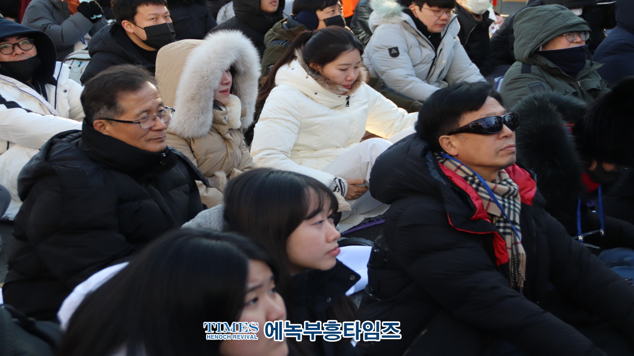 2만5천여 한국교회 성도들, 위기에 처한 대한민국을 기도로 살리는 전국적 기도 모임 가져