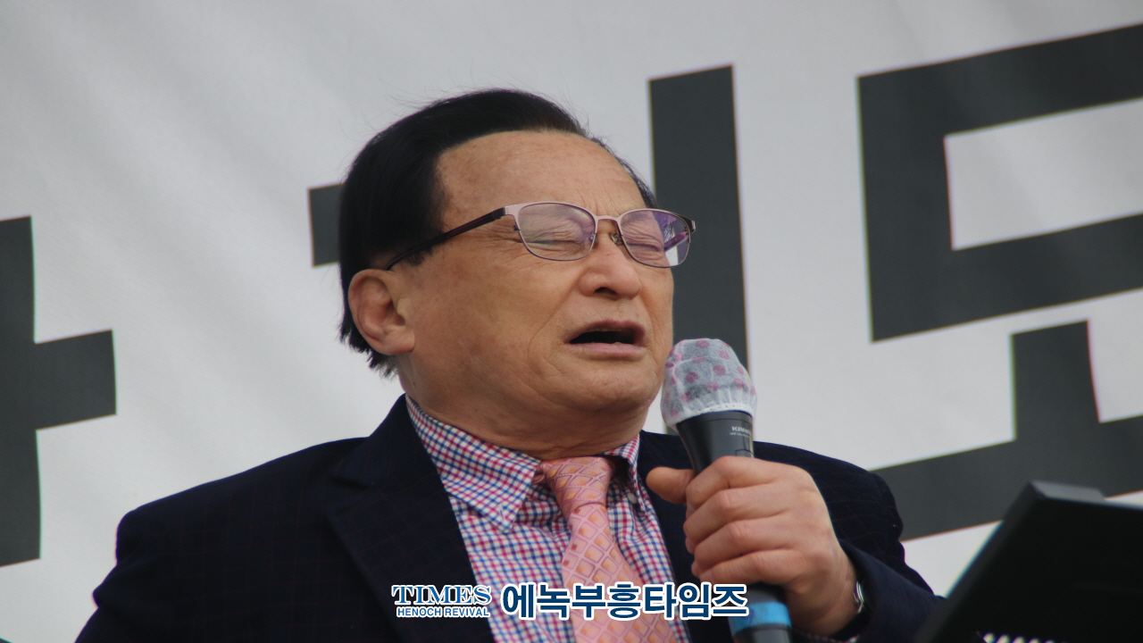 인천기독시민국가비상기도회, 2,500여 목회자와 성도들 부평역 광장서 나라를 위한 기도의 시간 가져