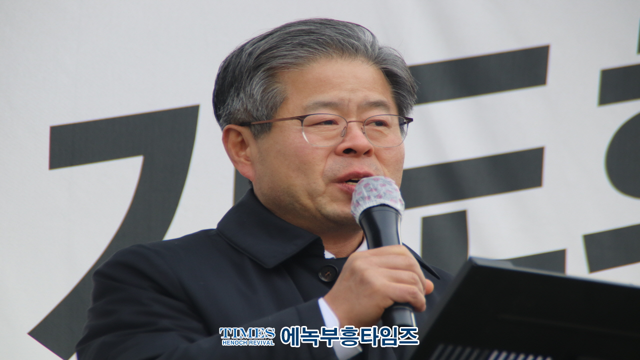 인천기독시민국가비상기도회, 2,500여 목회자와 성도들 부평역 광장서 나라를 위한 기도의 시간 가져