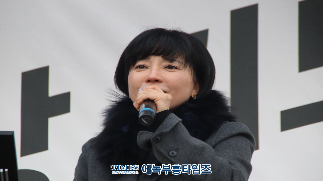 인천기독시민국가비상기도회, 2,500여 목회자와 성도들 부평역 광장서 나라를 위한 기도의 시간 가져