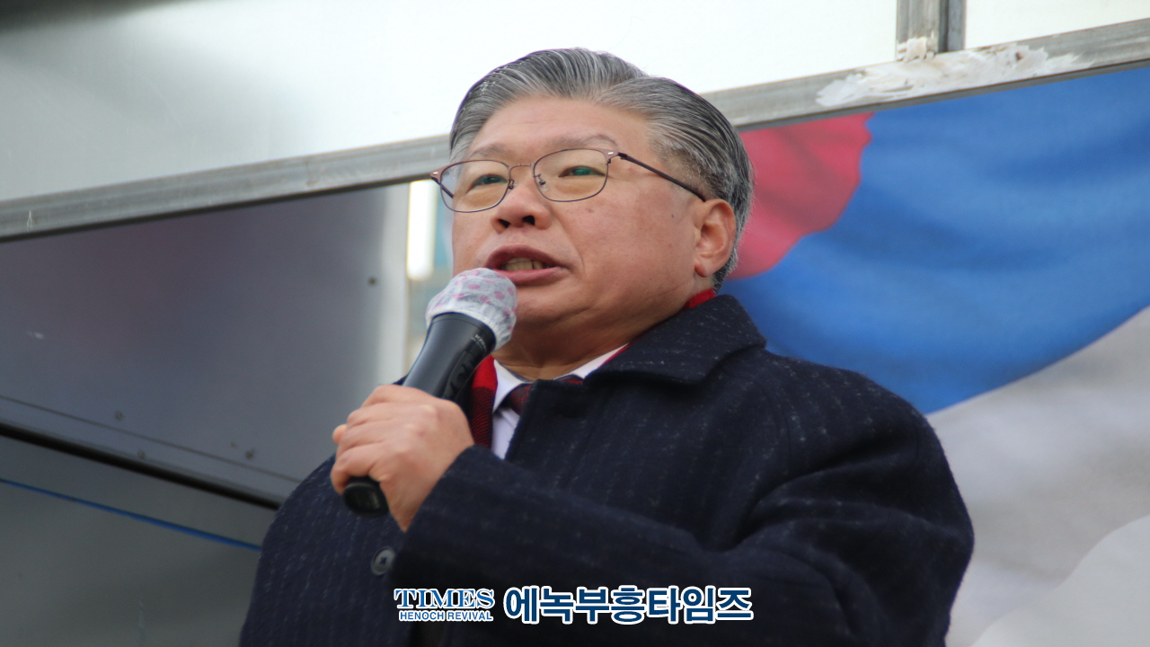 인천기독시민국가비상기도회, 2,500여 목회자와 성도들 부평역 광장서 나라를 위한 기도의 시간 가져