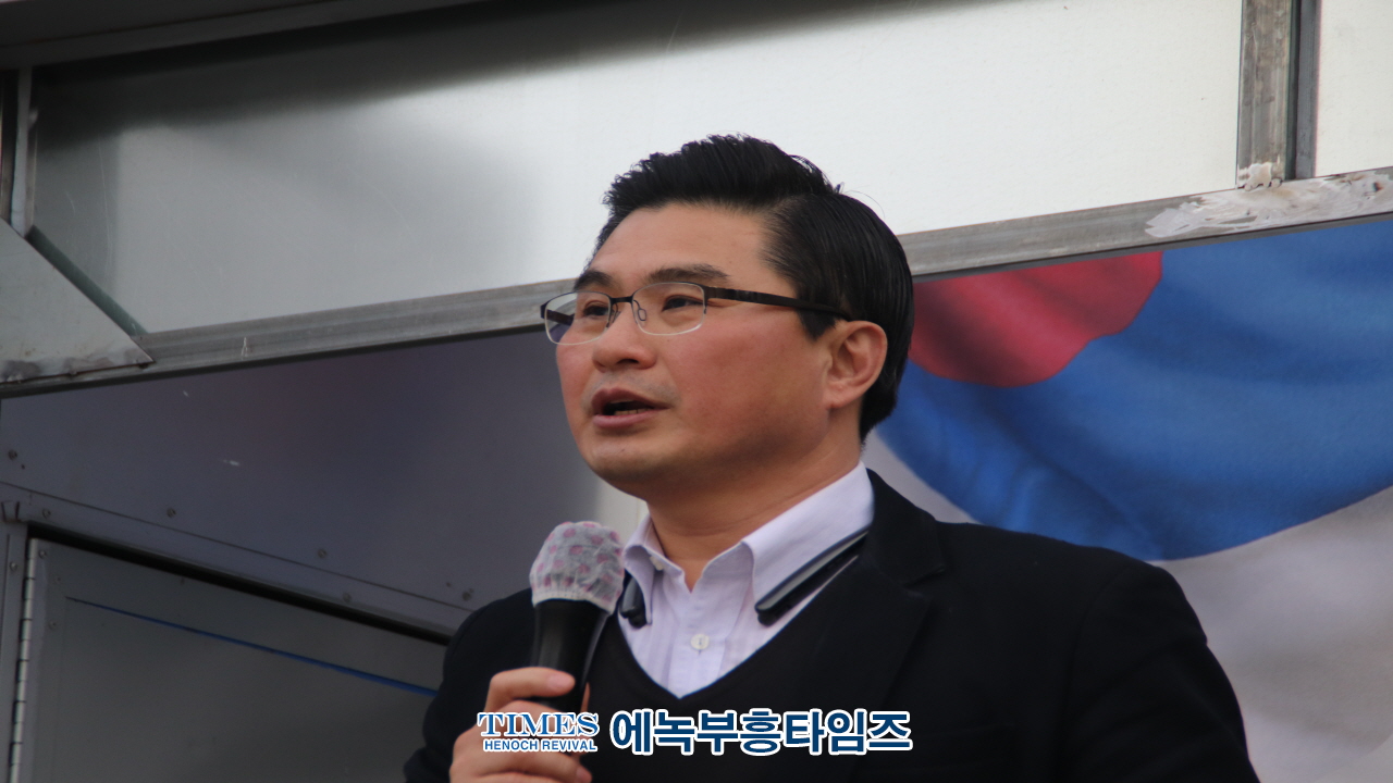 인천기독시민국가비상기도회, 2,500여 목회자와 성도들 부평역 광장서 나라를 위한 기도의 시간 가져