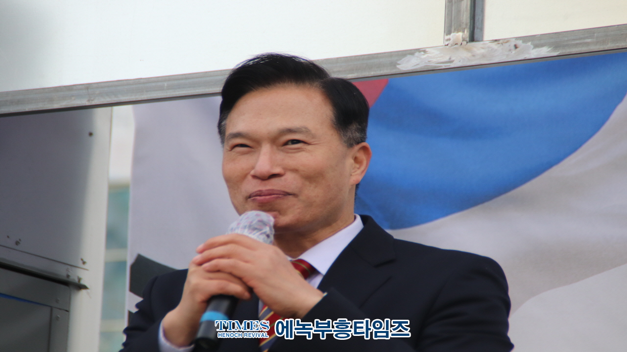 인천기독시민국가비상기도회, 2,500여 목회자와 성도들 부평역 광장서 나라를 위한 기도의 시간 가져