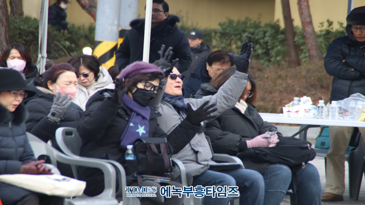 인천기독시민국가비상기도회, 2,500여 목회자와 성도들 부평역 광장서 나라를 위한 기도의 시간 가져