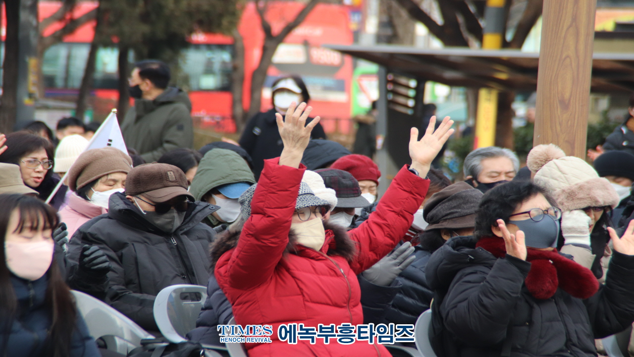 인천기독시민국가비상기도회, 2,500여 목회자와 성도들 부평역 광장서 나라를 위한 기도의 시간 가져