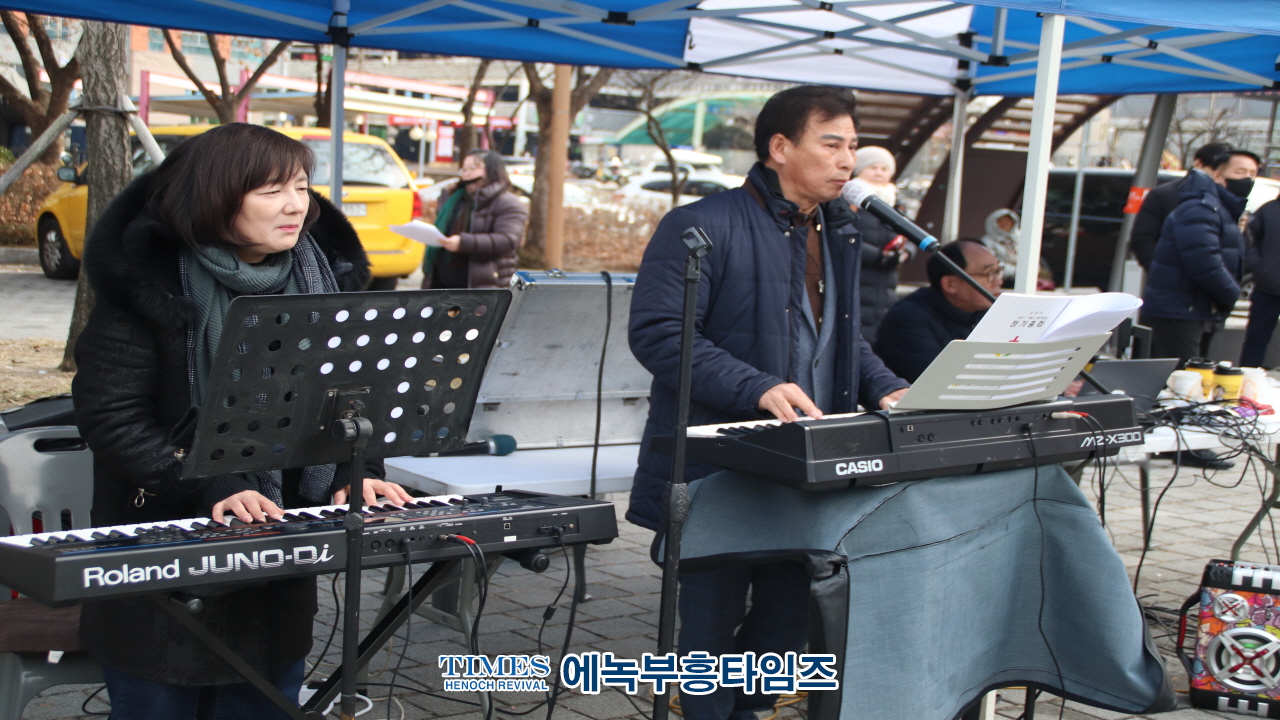 인천기독시민국가비상기도회, 2,500여 목회자와 성도들 부평역 광장서 나라를 위한 기도의 시간 가져