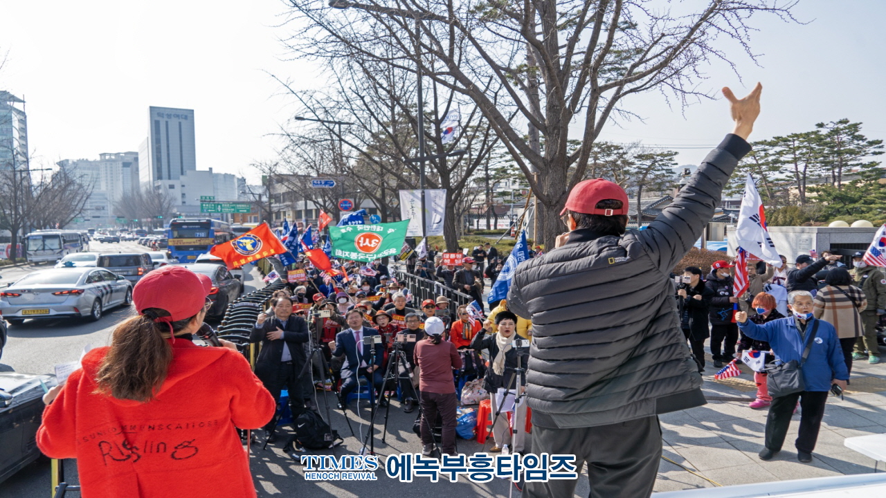 ‘탄핵각하, 즉각복귀!’ 애국 시민들의 목소리, 문화콘서트로 울려 퍼지다