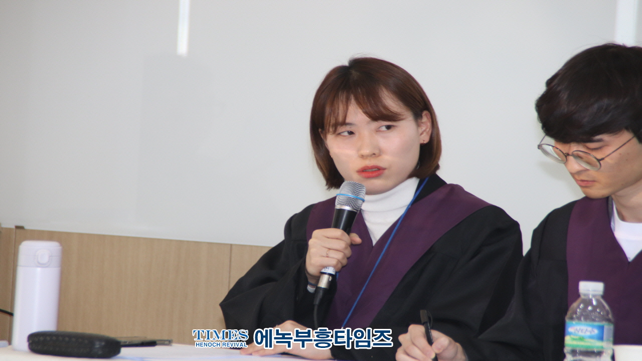 모의헌법재판에서 대통령 탄핵심판 ‘각하’…절차적 하자 결정적