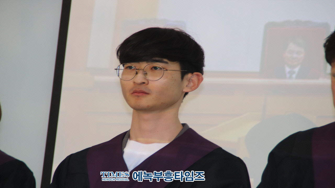 모의헌법재판에서 대통령 탄핵심판 ‘각하’…절차적 하자 결정적