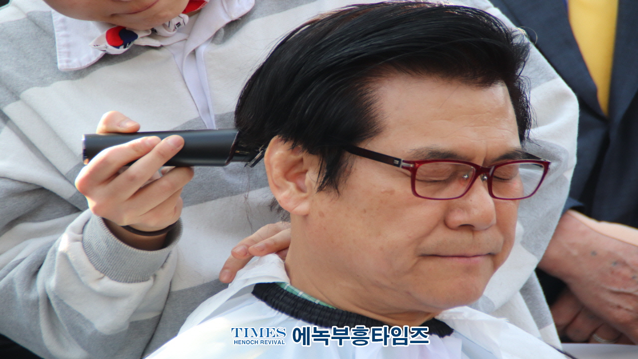 (하보)기독교인들, 123비상계엄령 정당성 인정 촉구 릴레이 삭발식