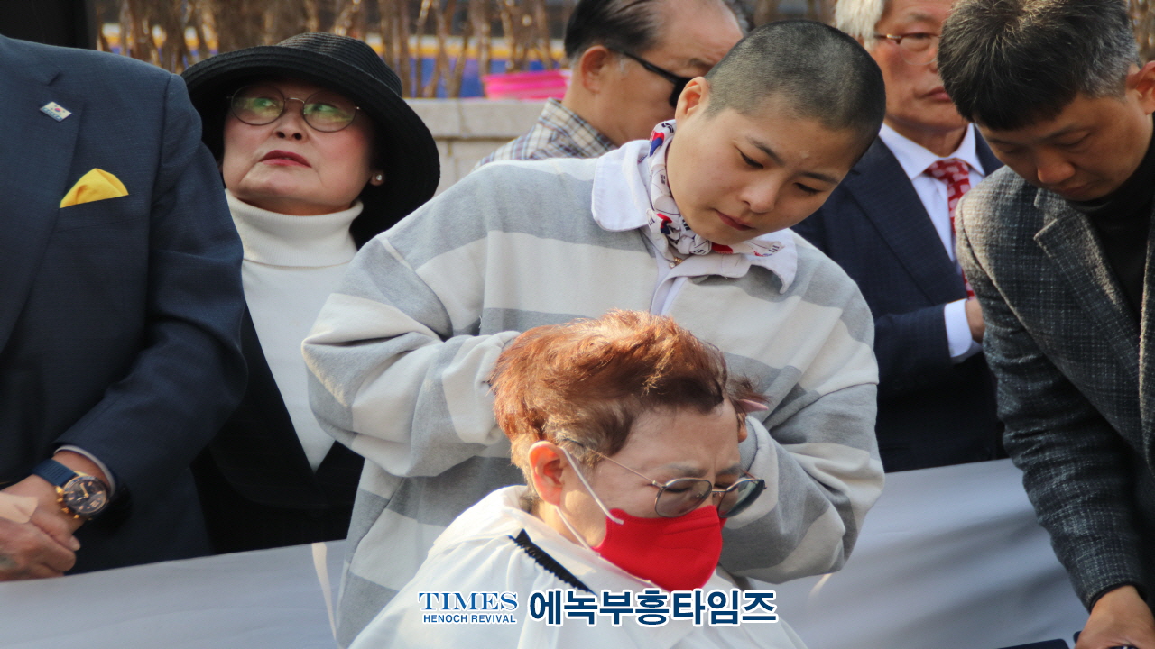 (하보)기독교인들, 123비상계엄령 정당성 인정 촉구 릴레이 삭발식