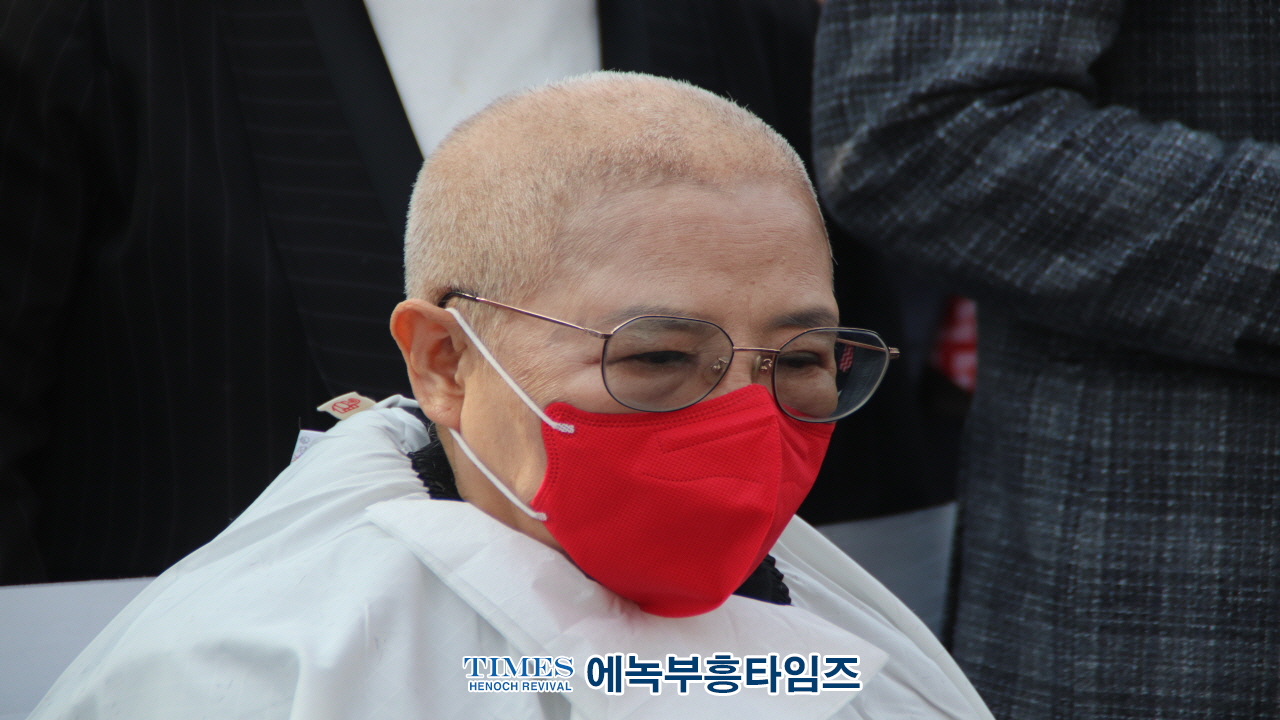 (하보)기독교인들, 123비상계엄령 정당성 인정 촉구 릴레이 삭발식