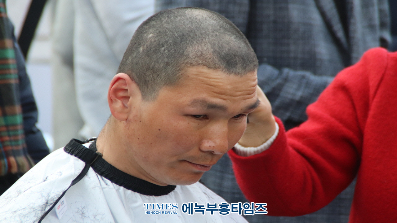 (하보)기독교인들, 123비상계엄령 정당성 인정 촉구 릴레이 삭발식