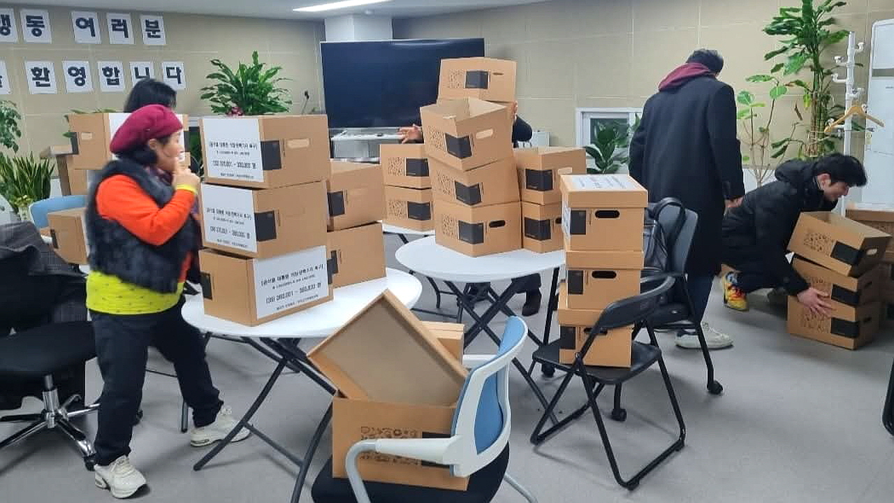 상보)윤석열 대통령 석방 및 기각요구 청원 100만명 훌쩍 넘겨 헌재에 전달한다.