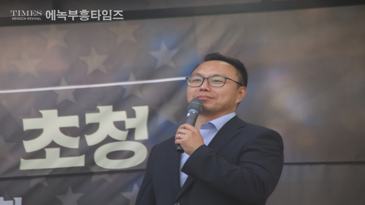 모스 탄, 서울대 앞 연설서 강력 발언- 한국은 자유를 위한 최전선이다