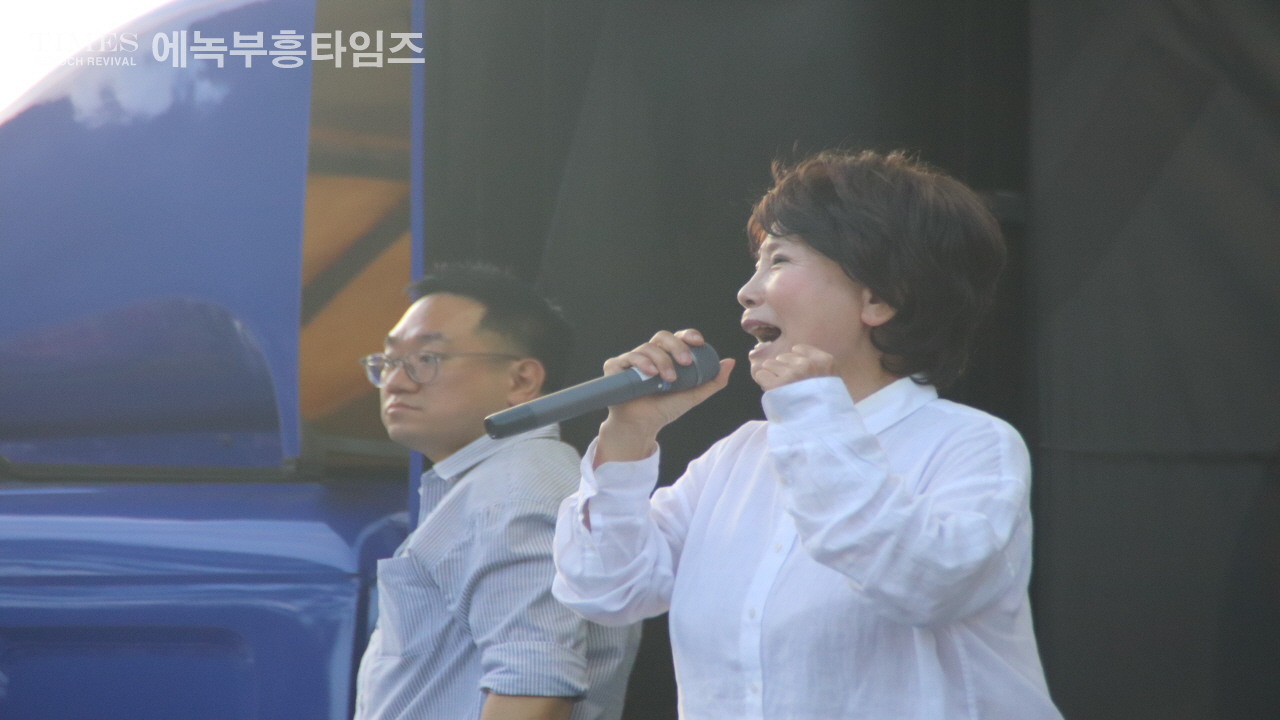 모스 탄, 서울대 앞 연설서 강력 발언- 한국은 자유를 위한 최전선이다