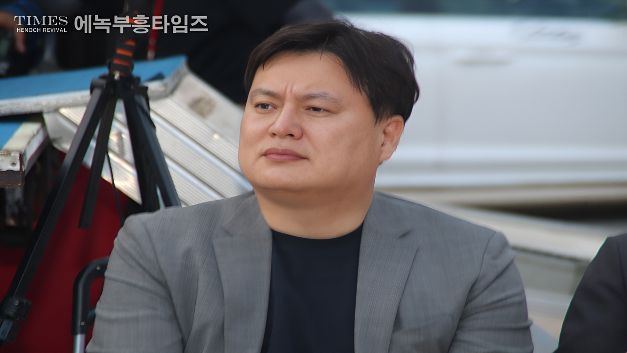 모스 탄, 서울대 앞 연설서 강력 발언- 한국은 자유를 위한 최전선이다