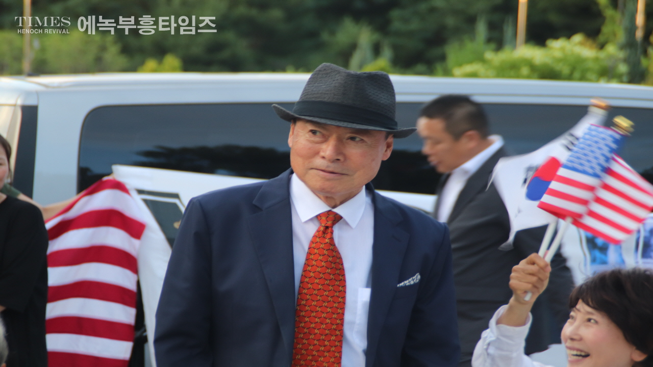 모스 탄, 서울대 앞 연설서 강력 발언- 한국은 자유를 위한 최전선이다