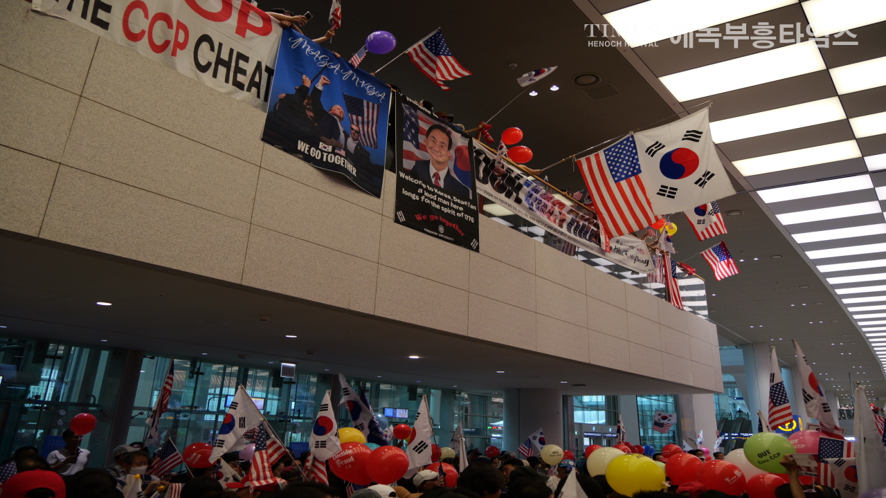 (속보) 모스탄 전 미국 국제형사사법대사, “윤석열은 내란범 아니다… 중국·북한이 선거 방해”