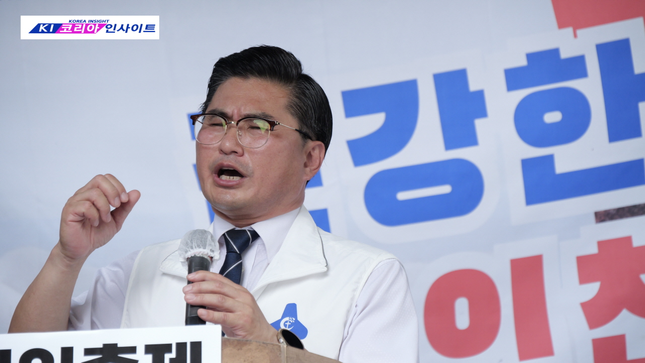 인천퀴어반대측, 퀴어행사장 옆에서 인천가족사랑축제 성대히 가져.