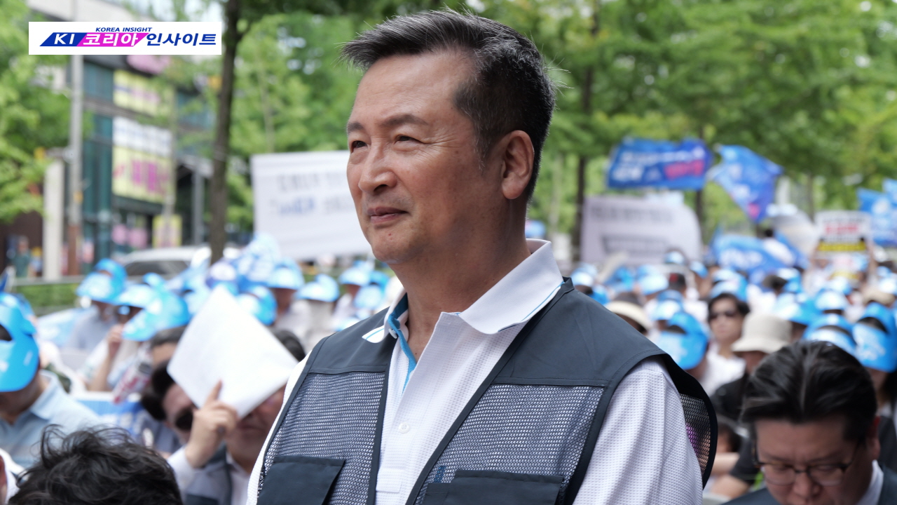 인천퀴어반대측, 퀴어행사장 옆에서 인천가족사랑축제 성대히 가져.