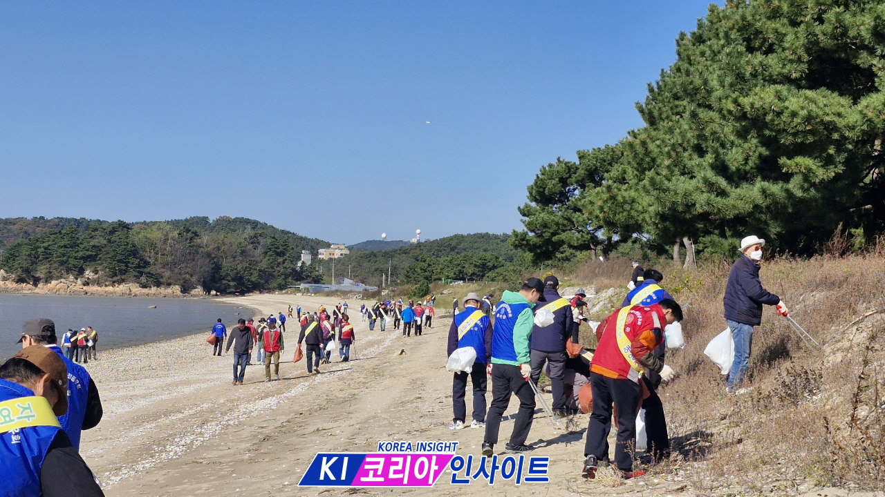 인천시 행정동우회,용유도 해양정화 활동 실시...300여명 참여