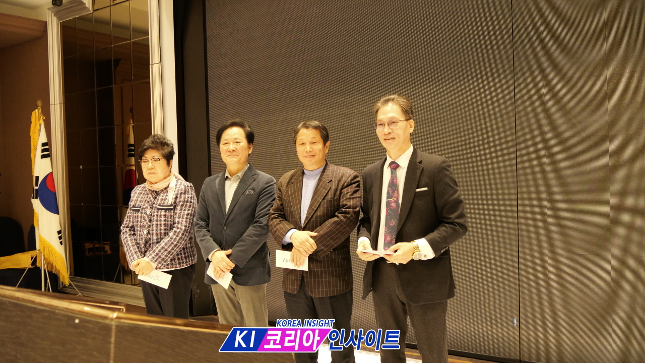 코리아 인사이트-에녹 타임즈, '2025 송년 사랑나눔 문화축제' 성료... "사랑으로 세상을 밝히자" 메시지 전달