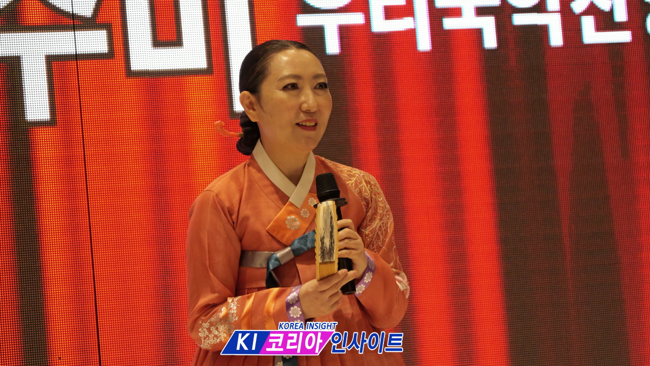 코리아 인사이트-에녹 타임즈, '2025 송년 사랑나눔 문화축제' 성료... "사랑으로 세상을 밝히자" 메시지 전달